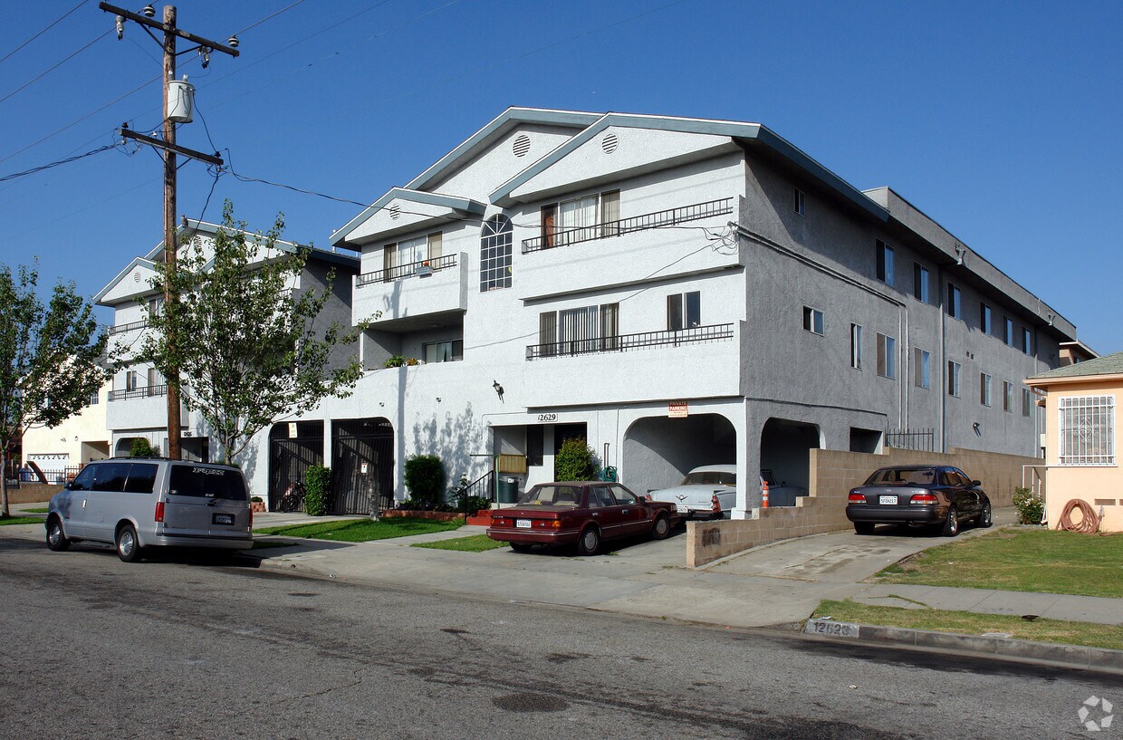 Foto del edificio - 12635 Freeman Ave
