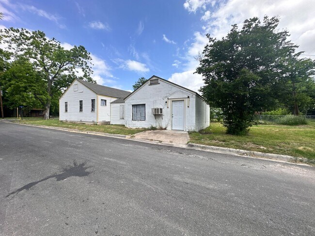 Building Photo - 3 bed 2 bath on corner lot in Temple, Tecas