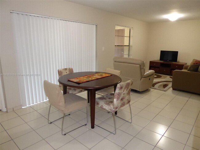 Foto del edificio - 9140 SW 123rd Ct