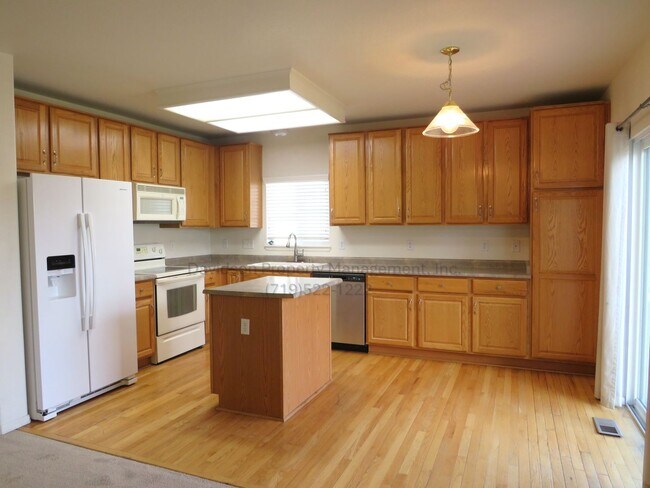 Building Photo - 6463 Jules Dr