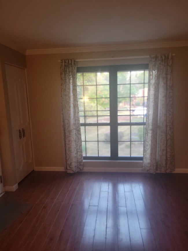 1159 Appleseed Ln Unit C, Olivette, MO 63132 Condo for Rent in