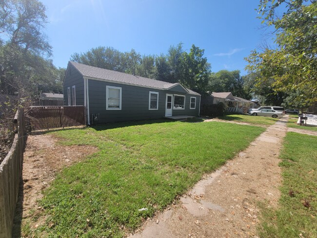 Foto del edificio - 1101 Luther E