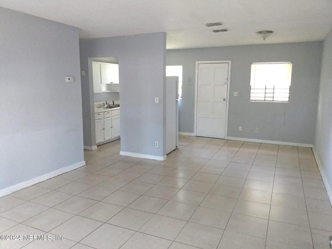 Primary Photo - 4022 Spires Ave