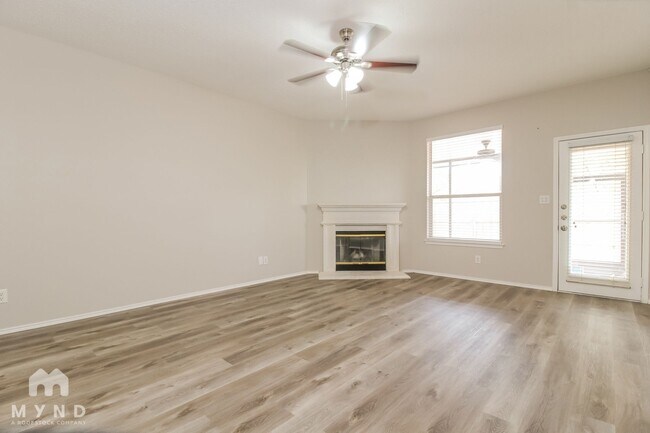 Foto del edificio - 3941 Overlake Dr