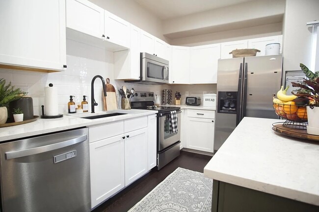 Building Photo - 12775 Jasmine Ct