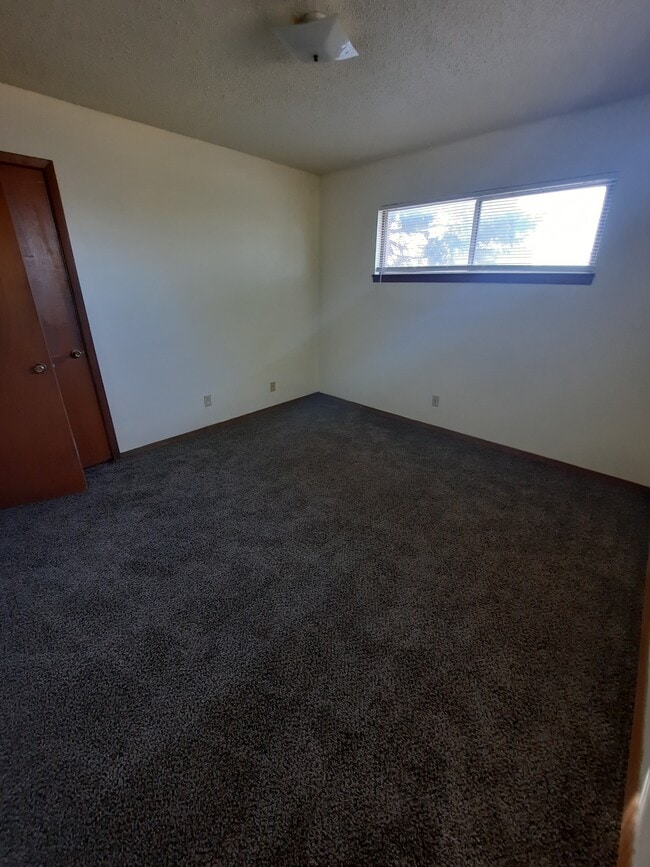 Bedroom - 741 Guernsey Dr