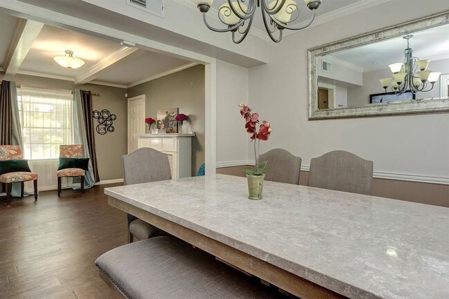 Foto del edificio - 1306 Bridle Spur Ln