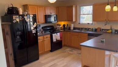 Building Photo - 5924 Woodstock Ct