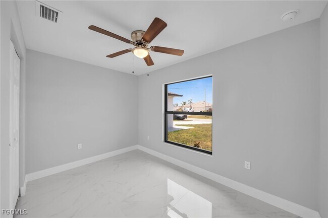 Building Photo - 2001 NW 20th St