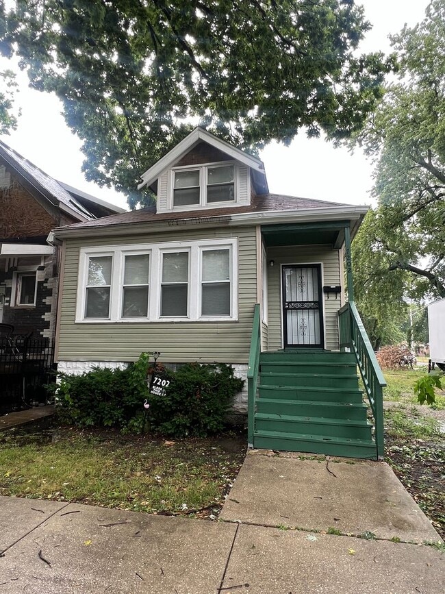 Building Photo - 7202 S Marshfield Ave