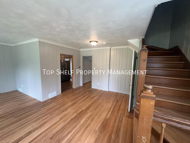 Building Photo - 6103 Dagle Dr