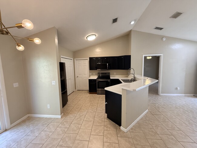 Foto del edificio - 279 SE Forest Terrace