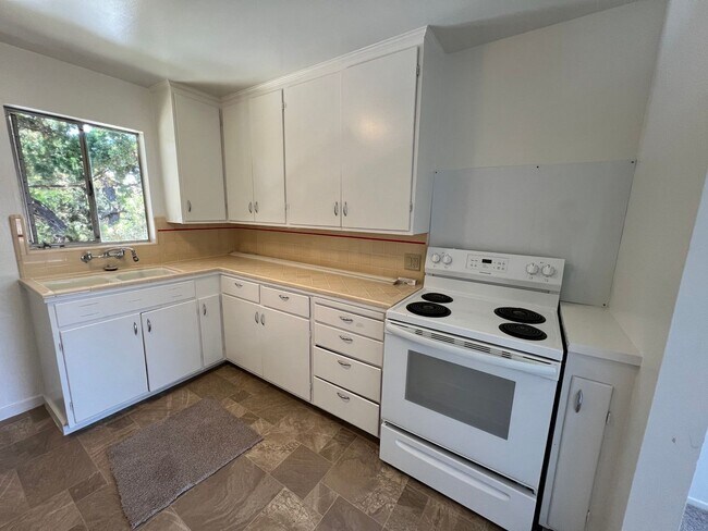 Foto del edificio - 210-226 El Carmelo Ave, Palo Alto, CA 94306