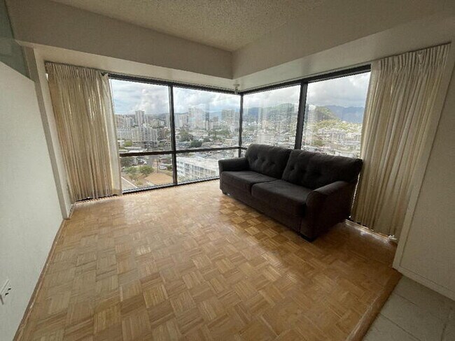 Foto del edificio - To register for the showing time below, no...