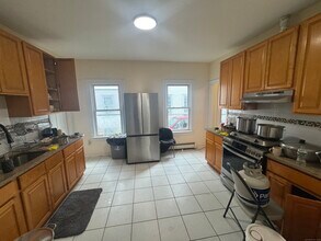 Building Photo - 190 Whitney Ave