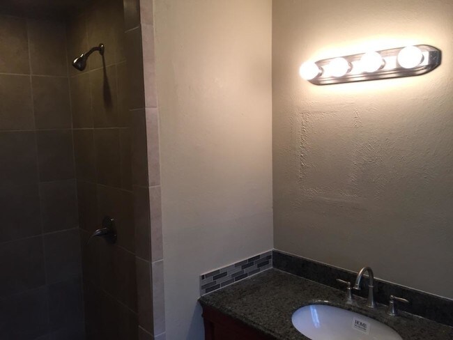 Foto del edificio - 4916 Barnett St