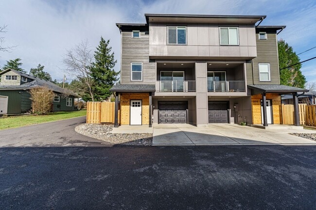 Move In Ready 3 Bedroom 2.5 Bathroom - Convenient Camas Location - Move In Ready 3 Bedroom 2.5 Bathroom - Convenient Camas Location House