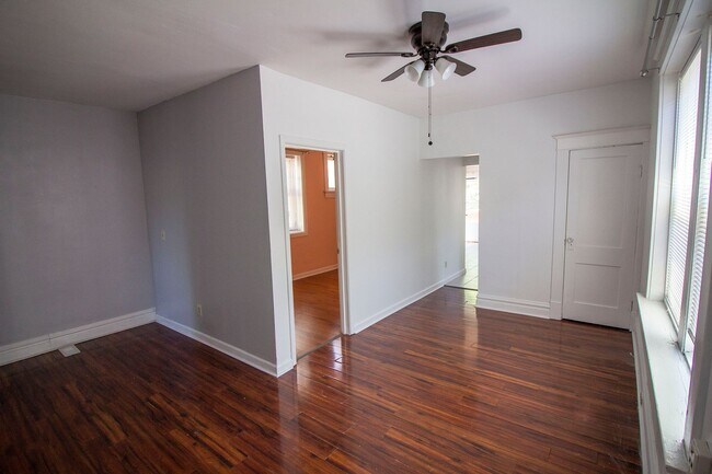 Foto del edificio - 3422 S Compton Ave