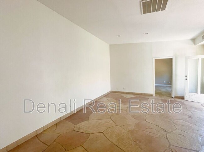 Building Photo - 18019 N 40th Pl