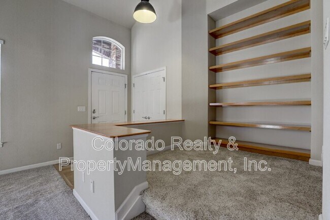 Building Photo - 2205 Creekside Dr