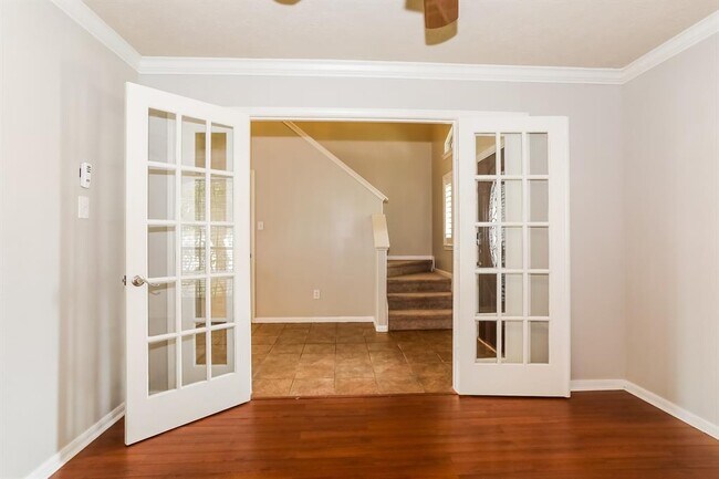 Building Photo - 28631 E Lake Dr
