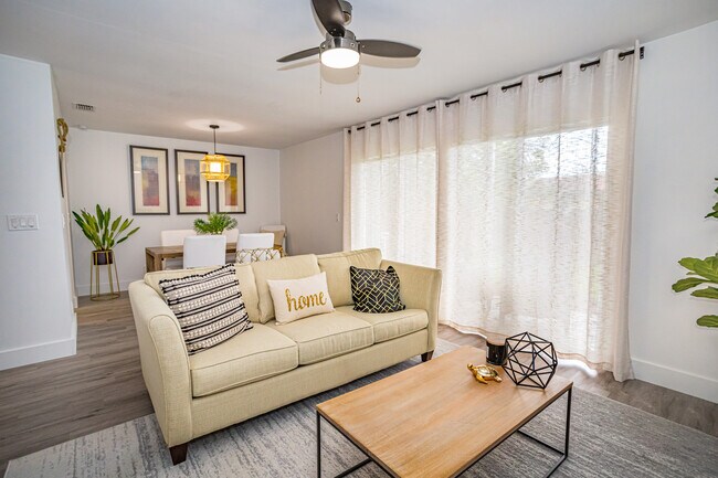 Foto del edificio - 9341 Green Meadows Way