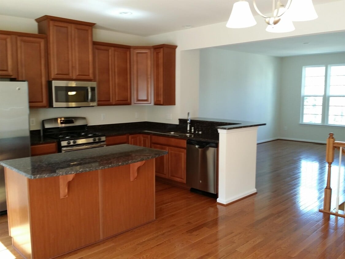 Photo - 22854 Yellow Oak Terrace (Sterling, VA)