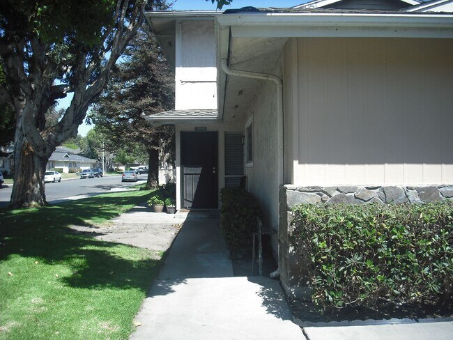 Building Photo - 2646 Tiller Ave