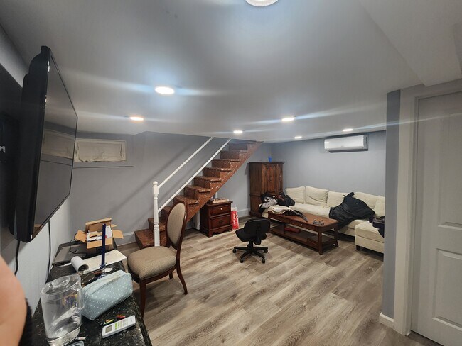 Foto del edificio - 111 Dubois Ave