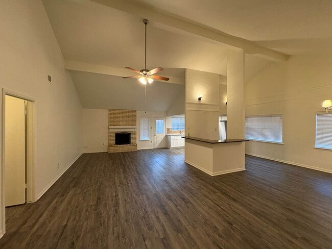 Building Photo - 1613 Cantrell Blvd