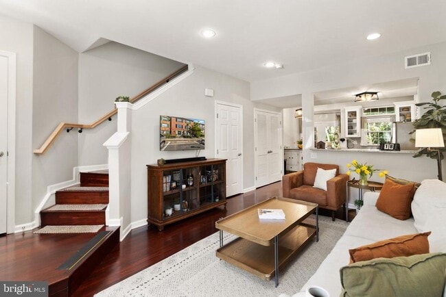 Foto del edificio - 4326 Sutler Hill Square