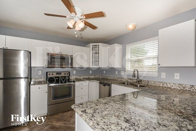Foto del edificio - 1703 Fairview Farms Cir