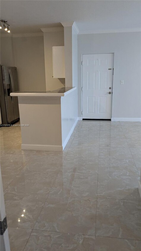 Foto principal - 6841 SW 44th St