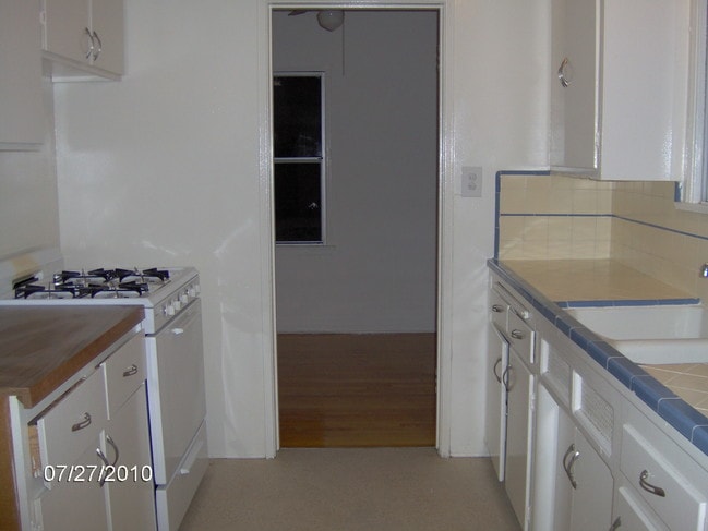 Cocina - 606 N Kenilworth Ave