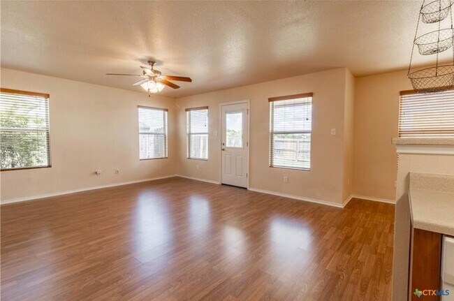 Building Photo - 2404 Waterfall Dr