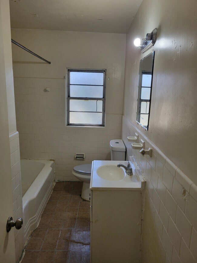 Foto del edificio - 746 E Garden St