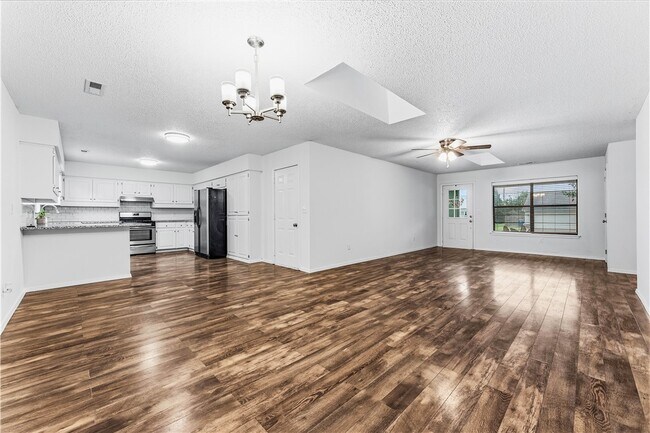 Foto del edificio - 1704 SW D St