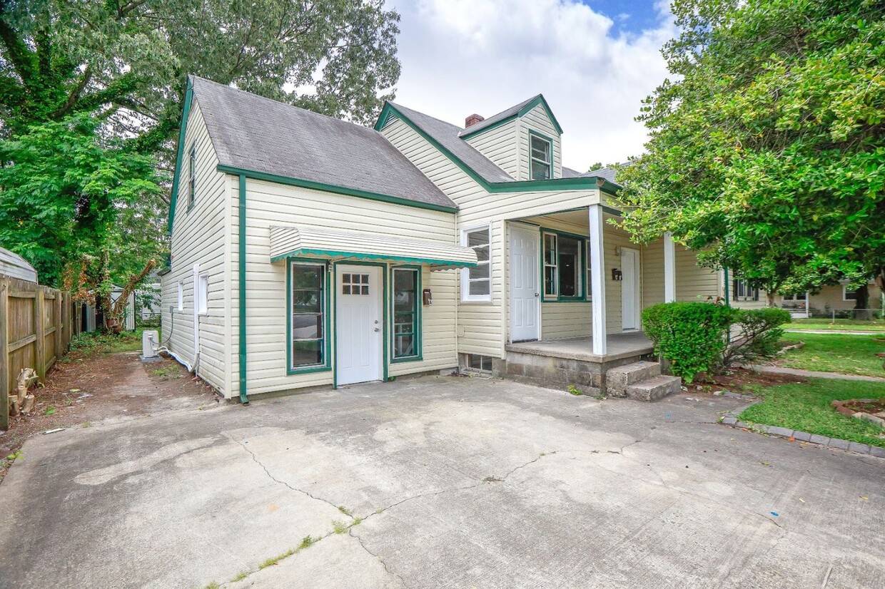 Photo - 4729 Pinehurst Avenue