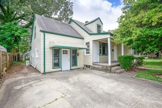 Building Photo - 4729 Pinehurst Ave