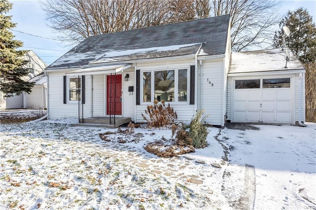 Primary Photo - 148 Circle Rd