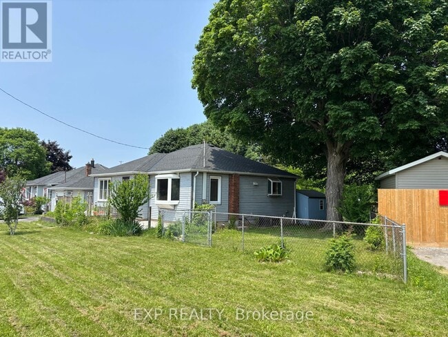 Building Photo - 5648 Royal Manor Dr