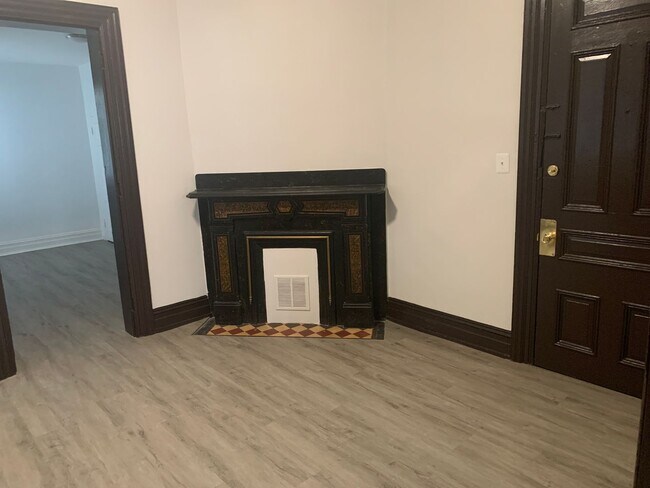 Building Photo - Available Now! 1st Floor 1 Bedroom Near Yo...