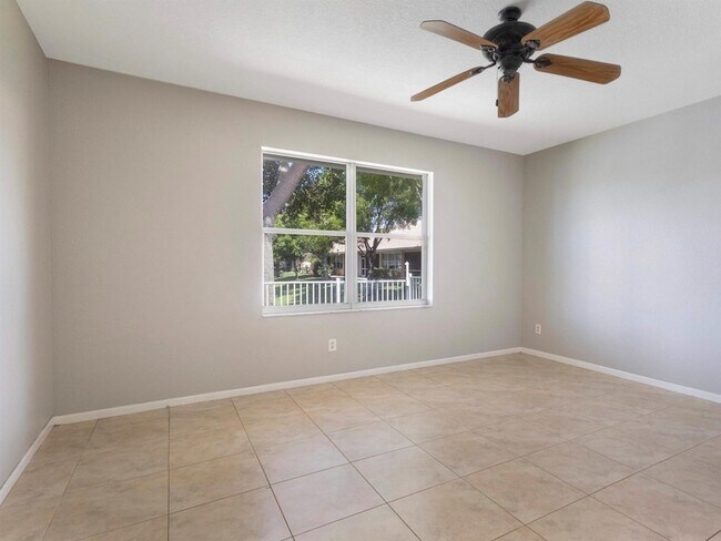 Foto del edificio - 219 Coral Trace Ln