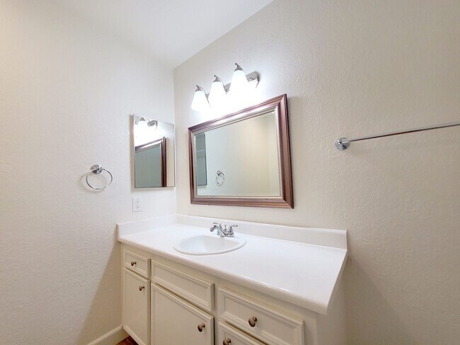 Interior Photo - Indian Springs-RR