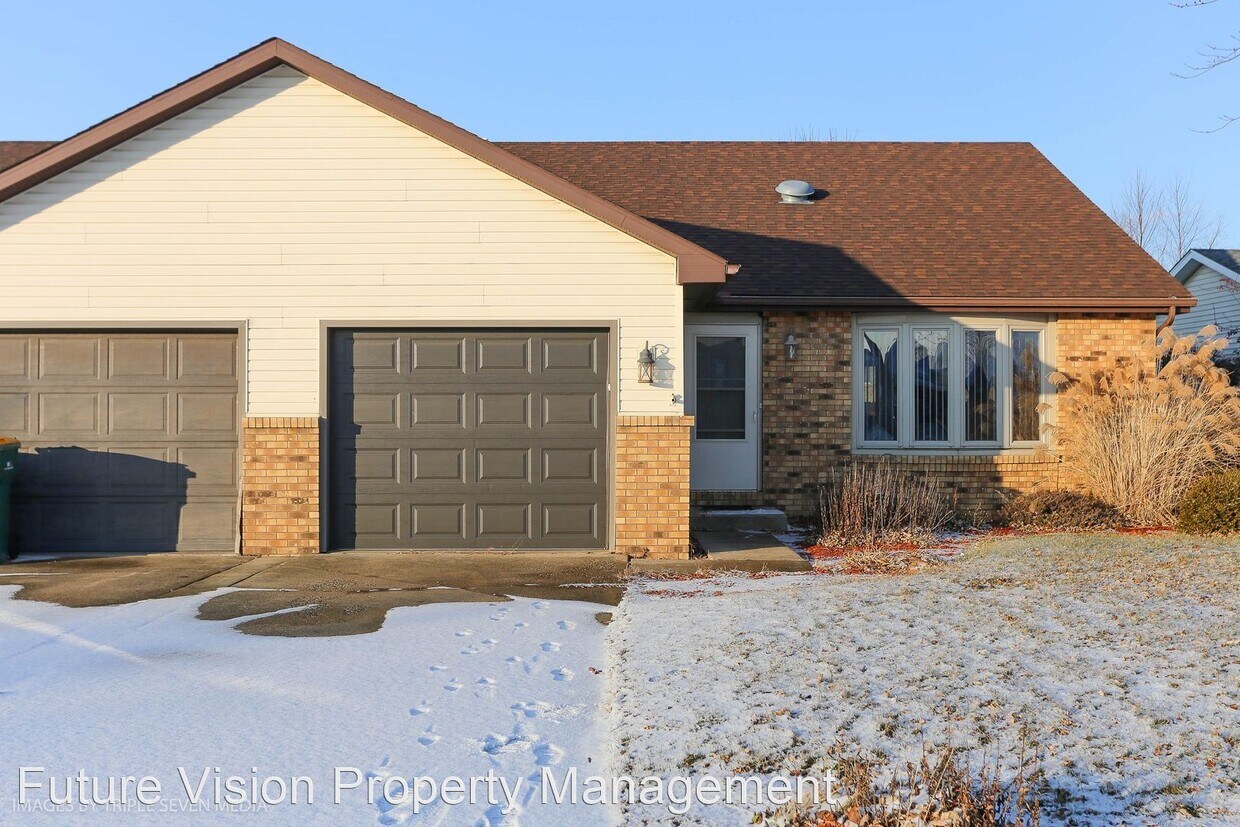 Primary Photo - 3 br, 2 bath House - 670 W Daisy Pl