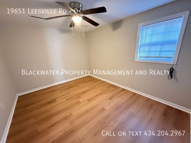 Foto del edificio - 19651 Leesville Rd