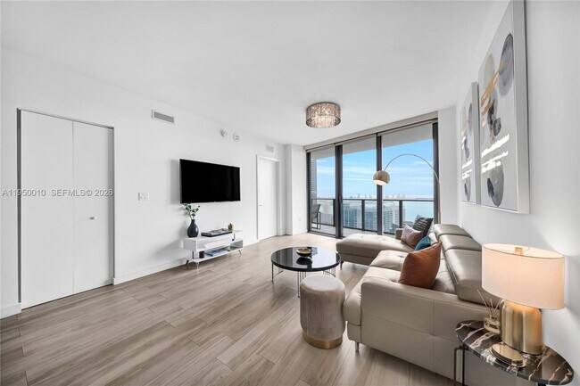 Foto del edificio - 1300 S Miami Ave