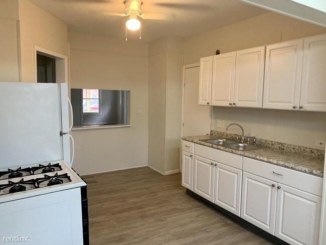 Foto del edificio - 1855 W 65th St