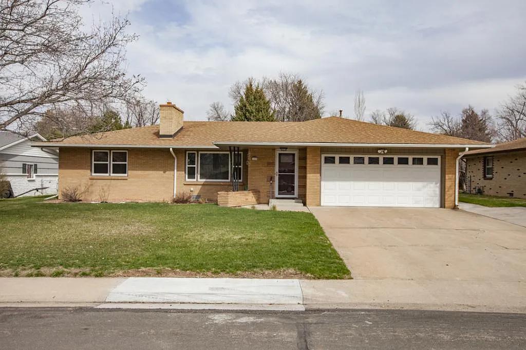 Primary Photo - 1020 Meadowbrook Dr