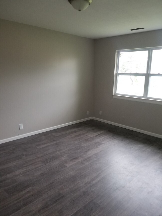 Foto del edificio - 420 Stratford Dr